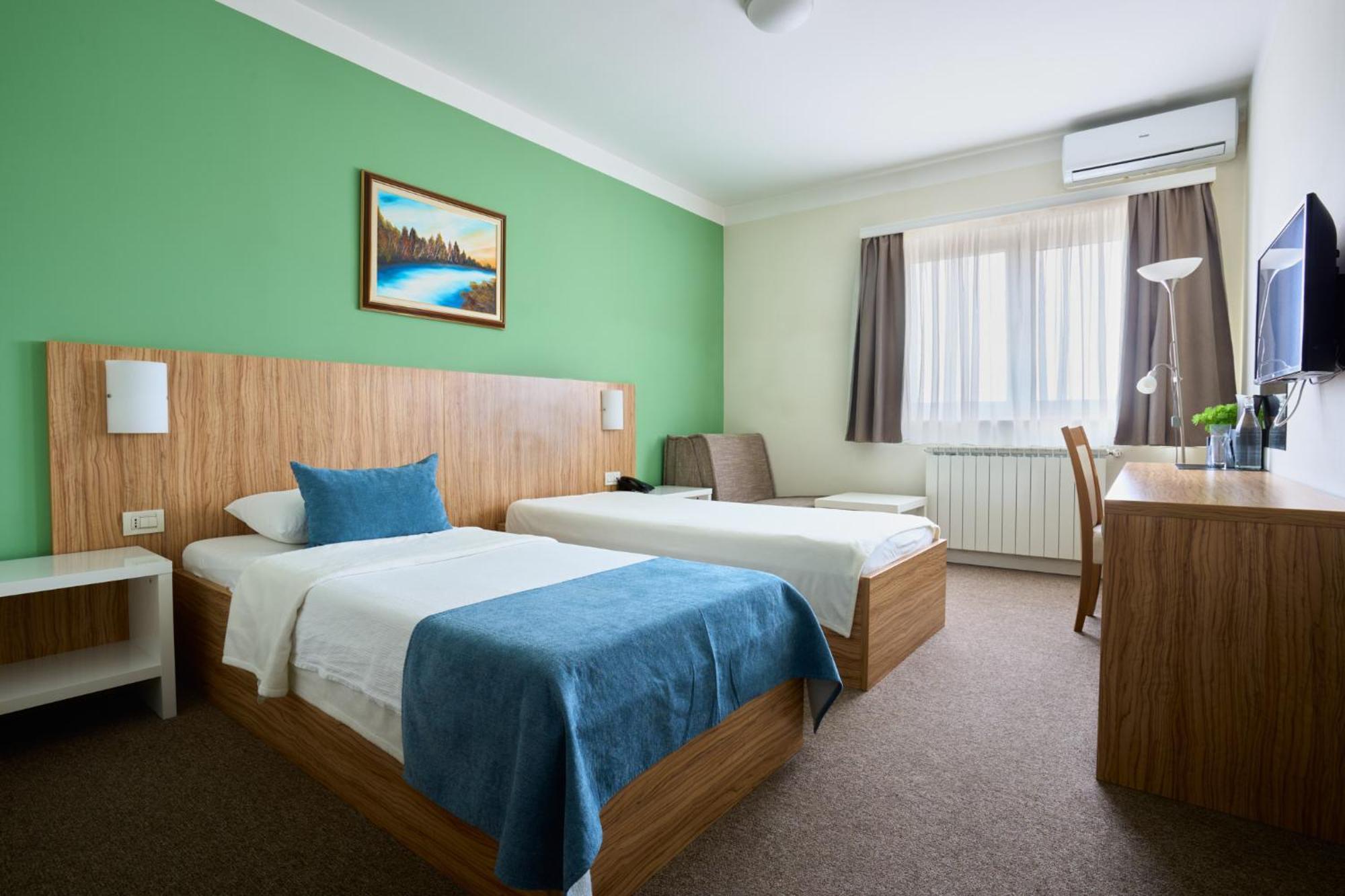 Hotel Phoenix Velika Gorica Habitación foto