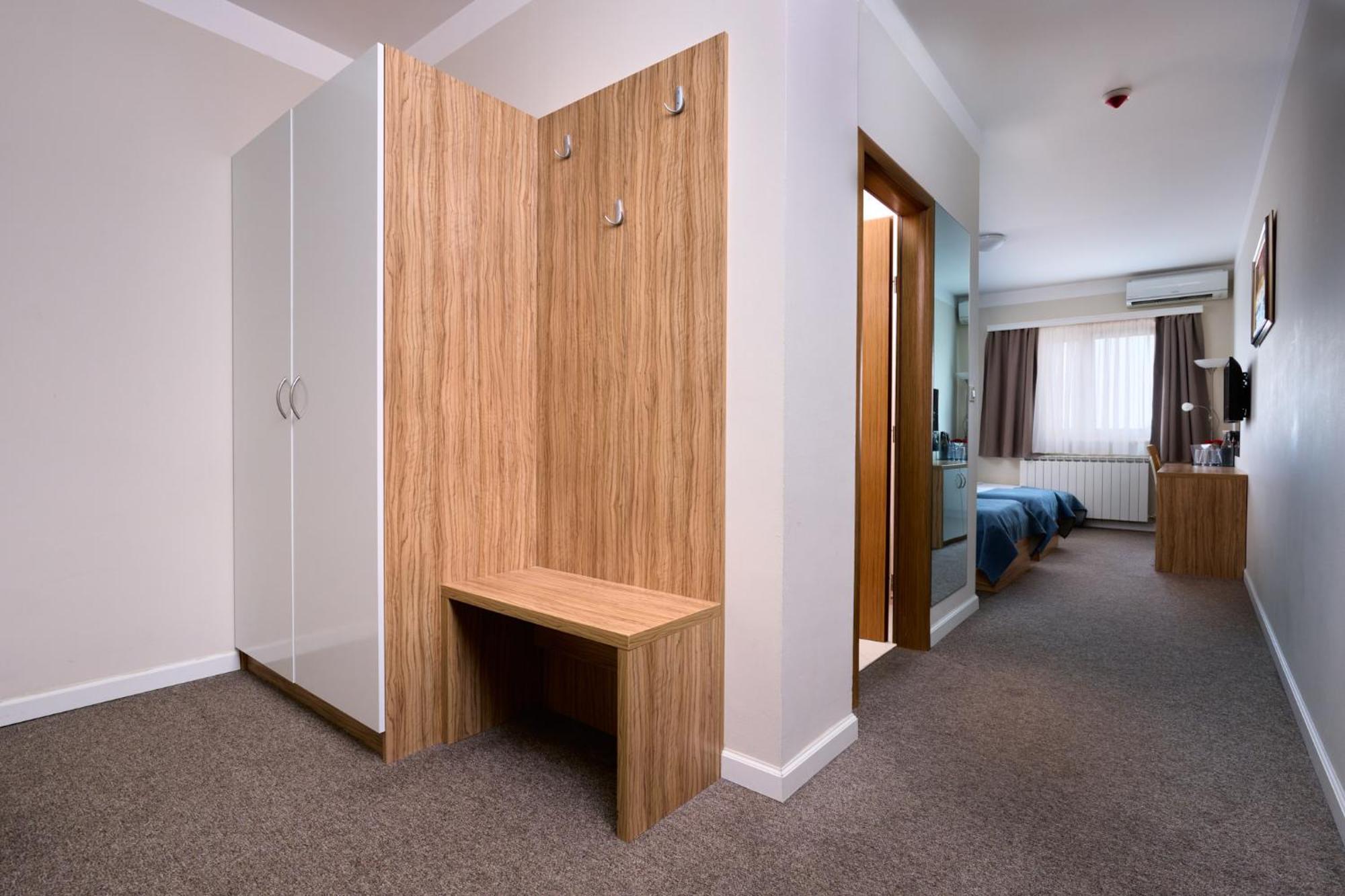 Hotel Phoenix Velika Gorica Habitación foto