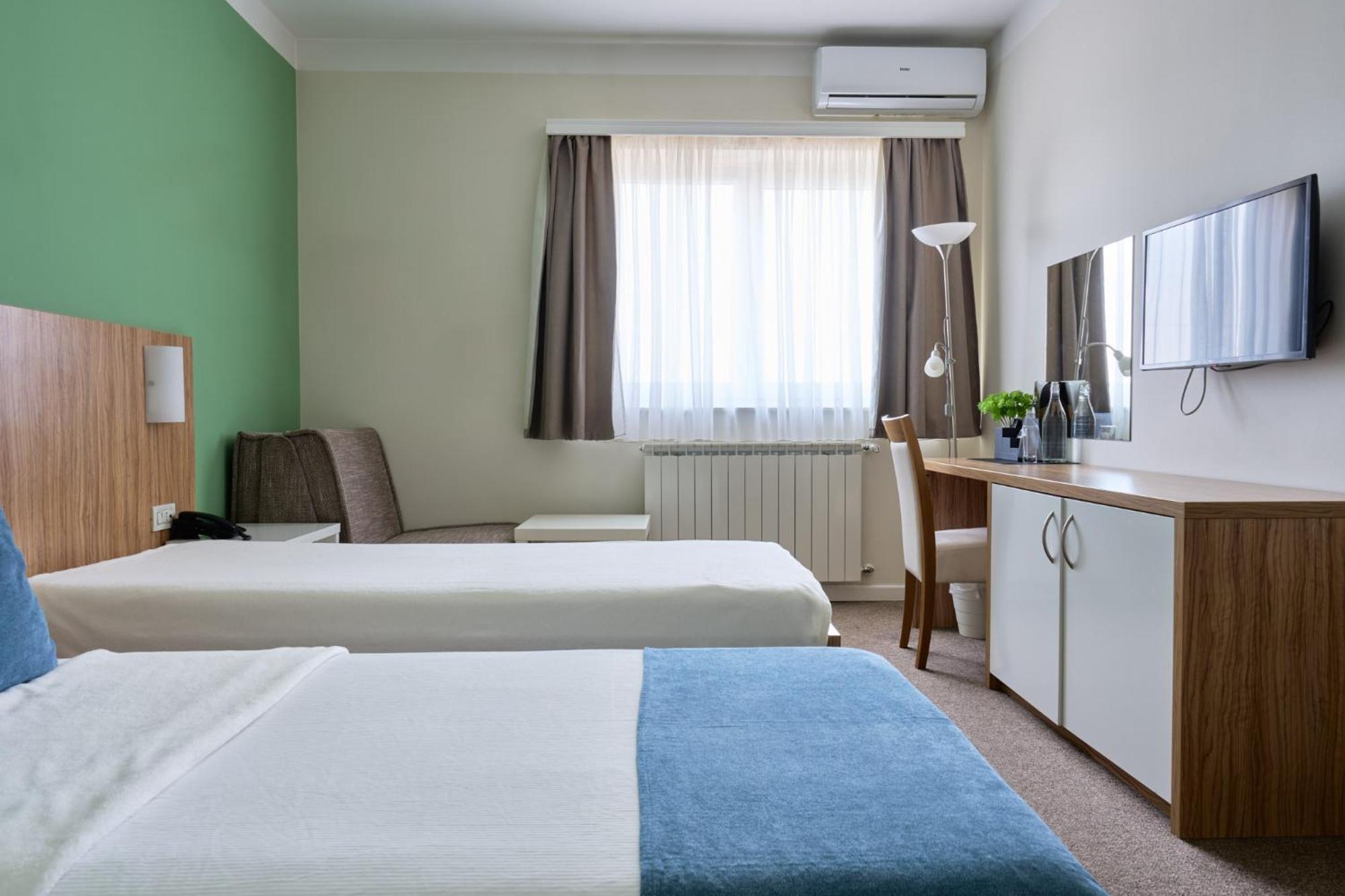 Hotel Phoenix Velika Gorica Habitación foto