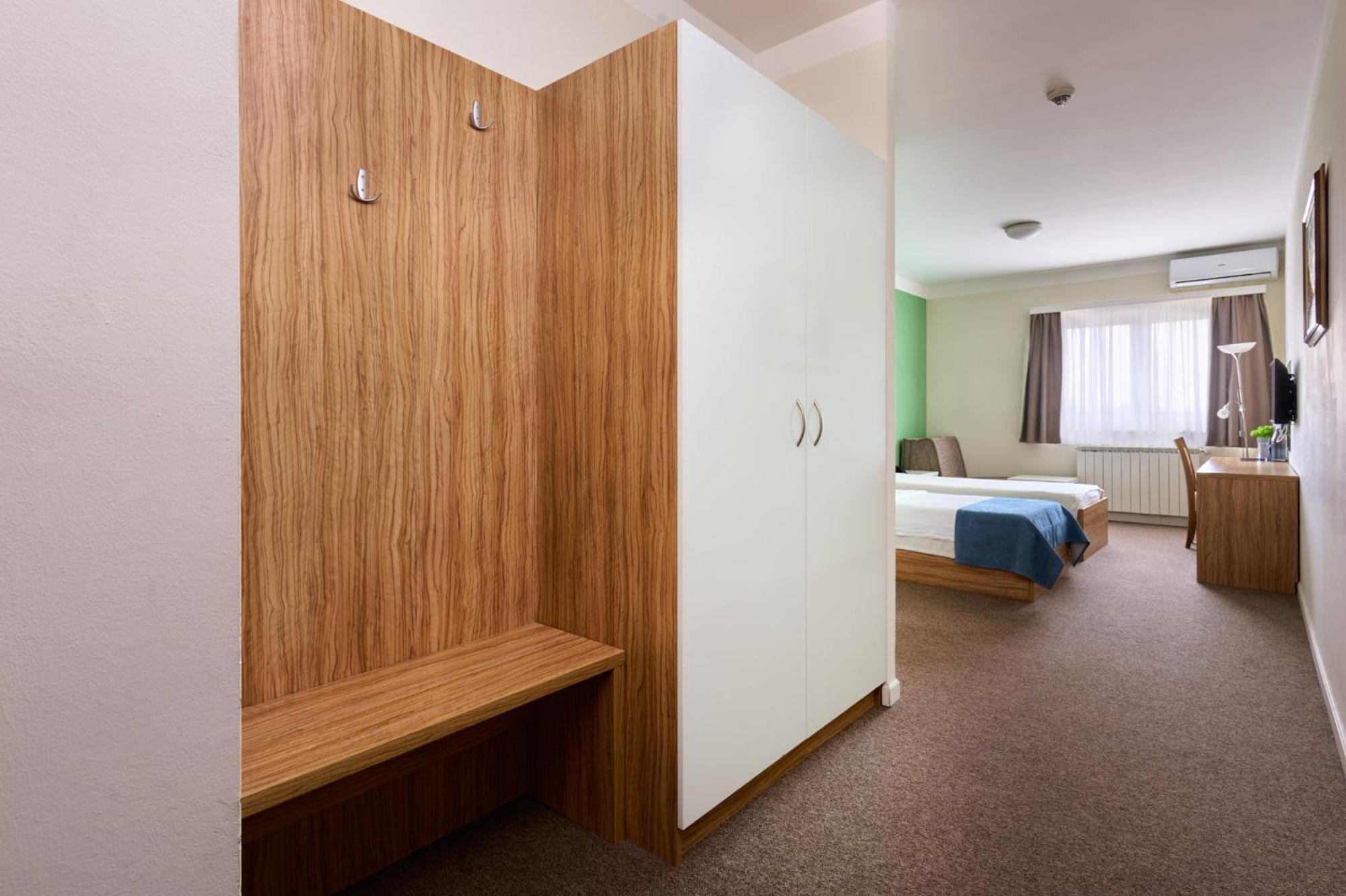 Hotel Phoenix Velika Gorica Exterior foto