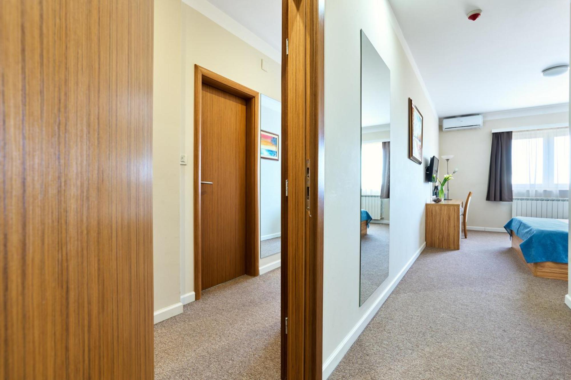 Hotel Phoenix Velika Gorica Habitación foto