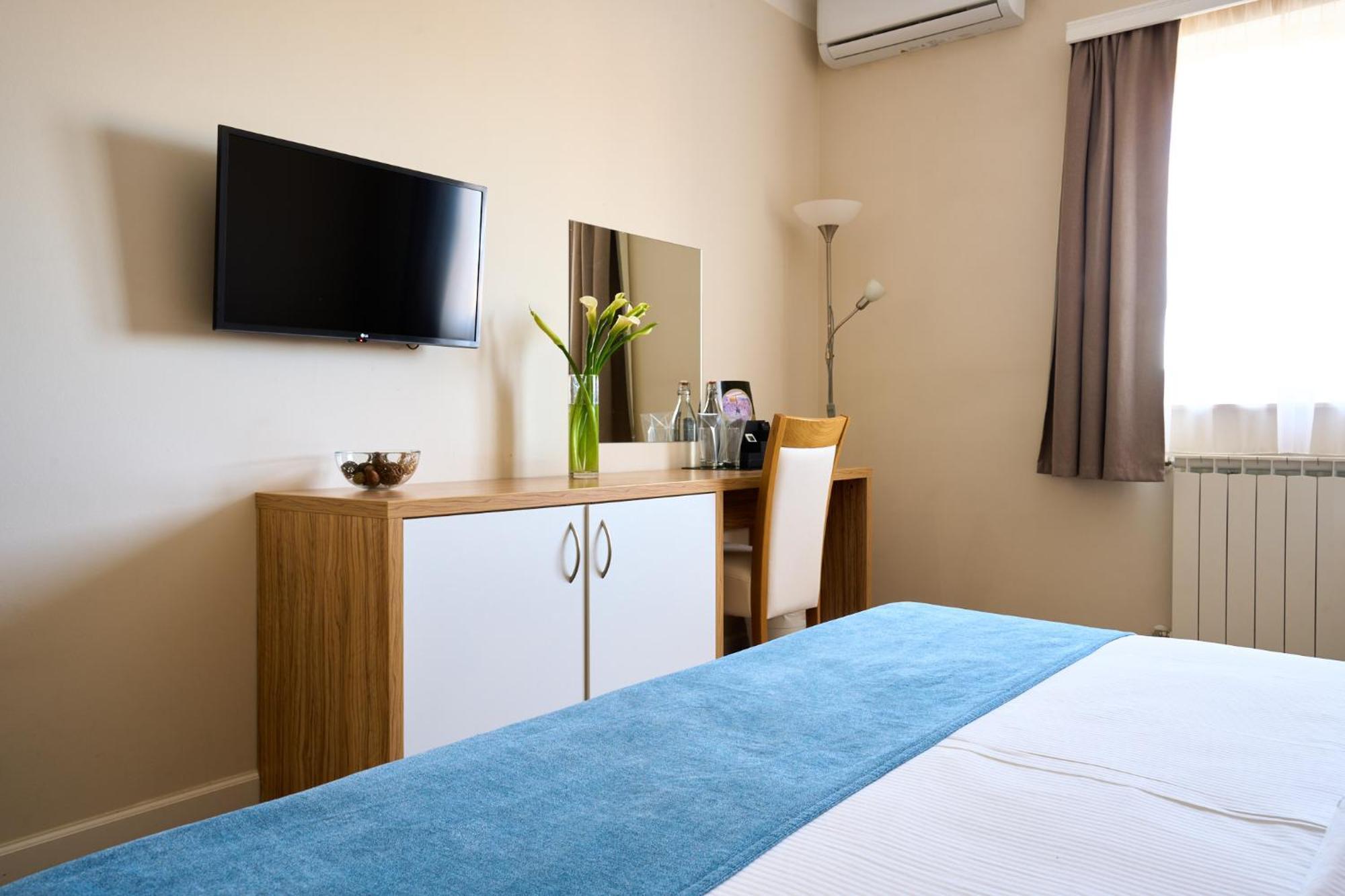 Hotel Phoenix Velika Gorica Habitación foto