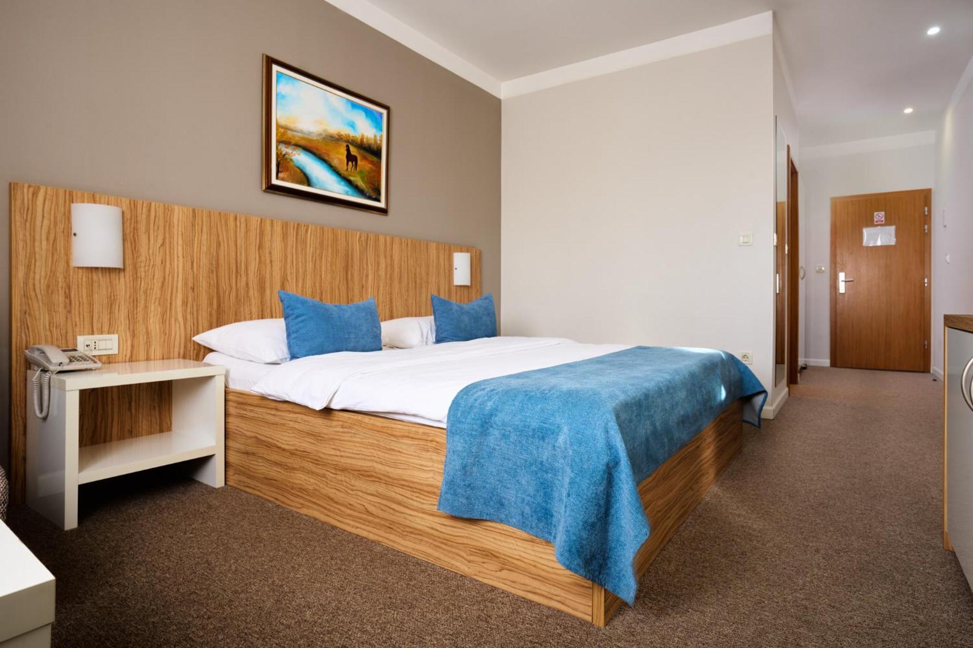 Hotel Phoenix Velika Gorica Habitación foto