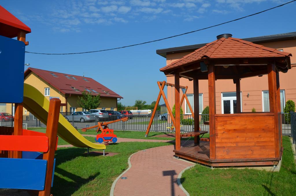 Hotel Phoenix Velika Gorica Exterior foto