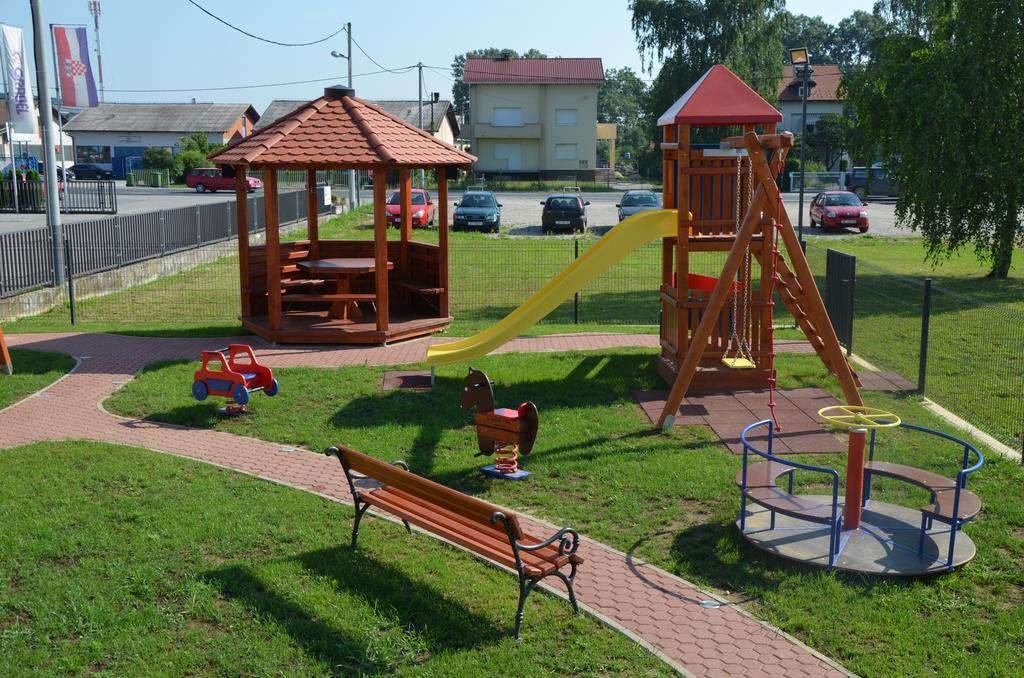 Hotel Phoenix Velika Gorica Exterior foto